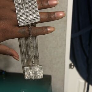 Elegant Silver Bracelet with Chain Detail